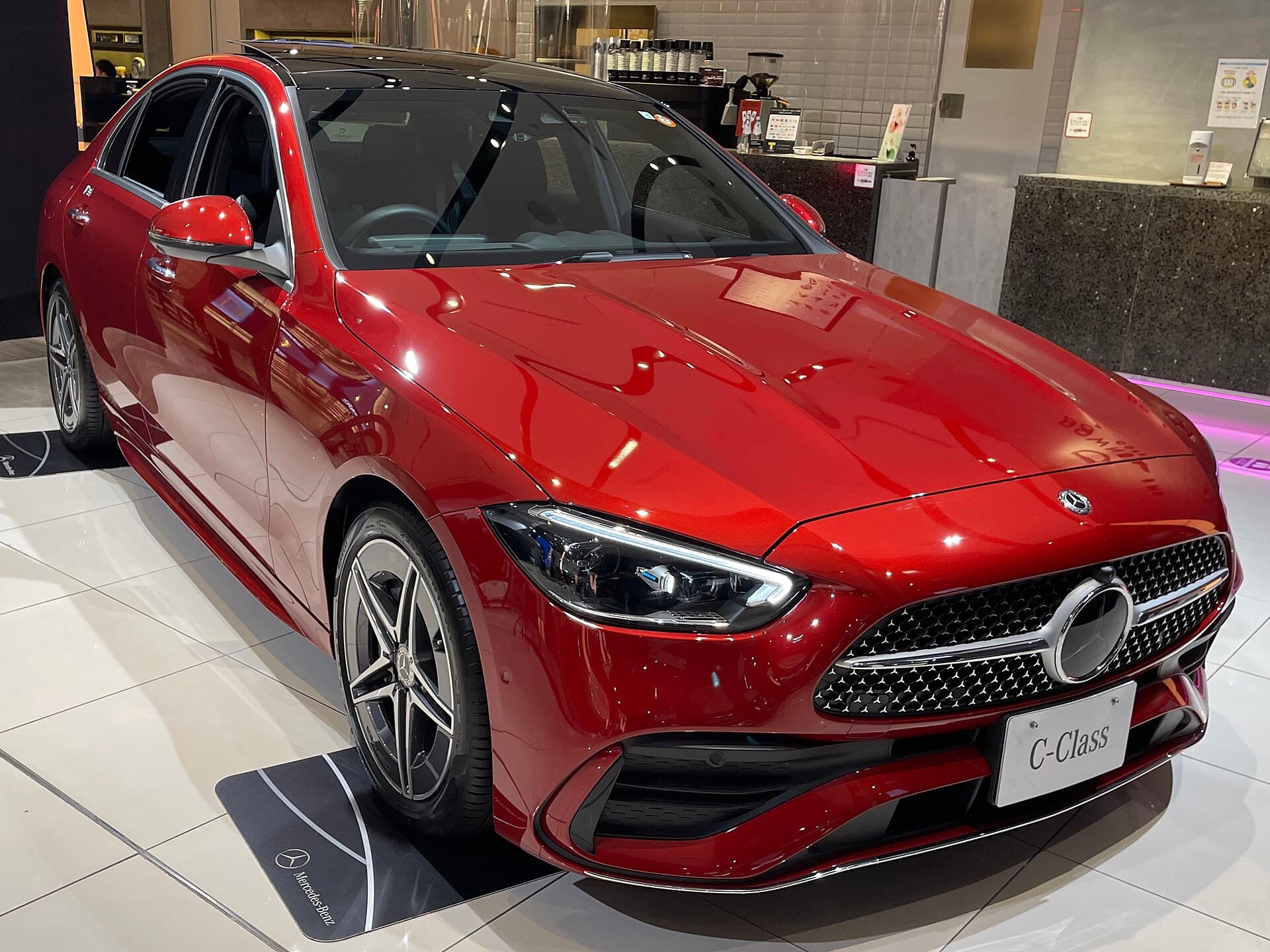 Mercedes-Benz C-Class в шоуруме MK.AUTO
